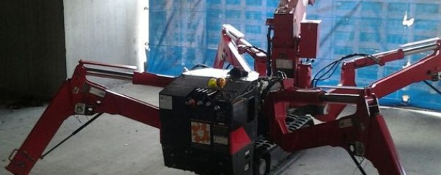 Spydercrane at construction site